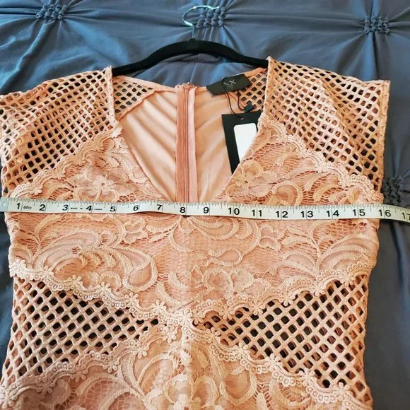 AX Paris Women’s blush v-neck mesh lace bodycon midi dress - Picture 4 of 9